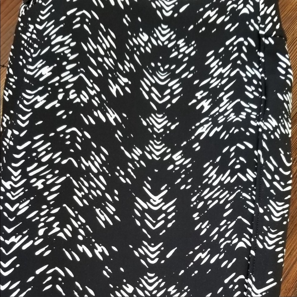 Obermeyer Printed Black/White Bond Ski Pant- Women's. Like new